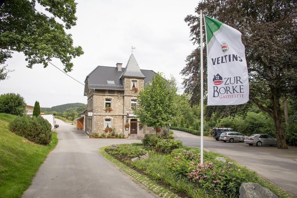Hotel Zur-Borke Neuenrade Exterior foto